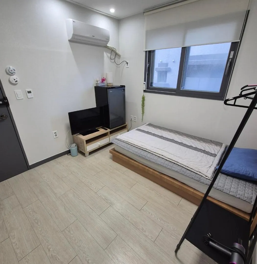 Yolo House Hotel Incheon Guest house