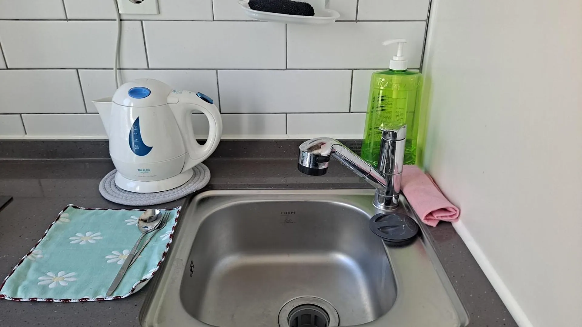 **** Wisma tamu Yolo House Hotel Incheon Korsel