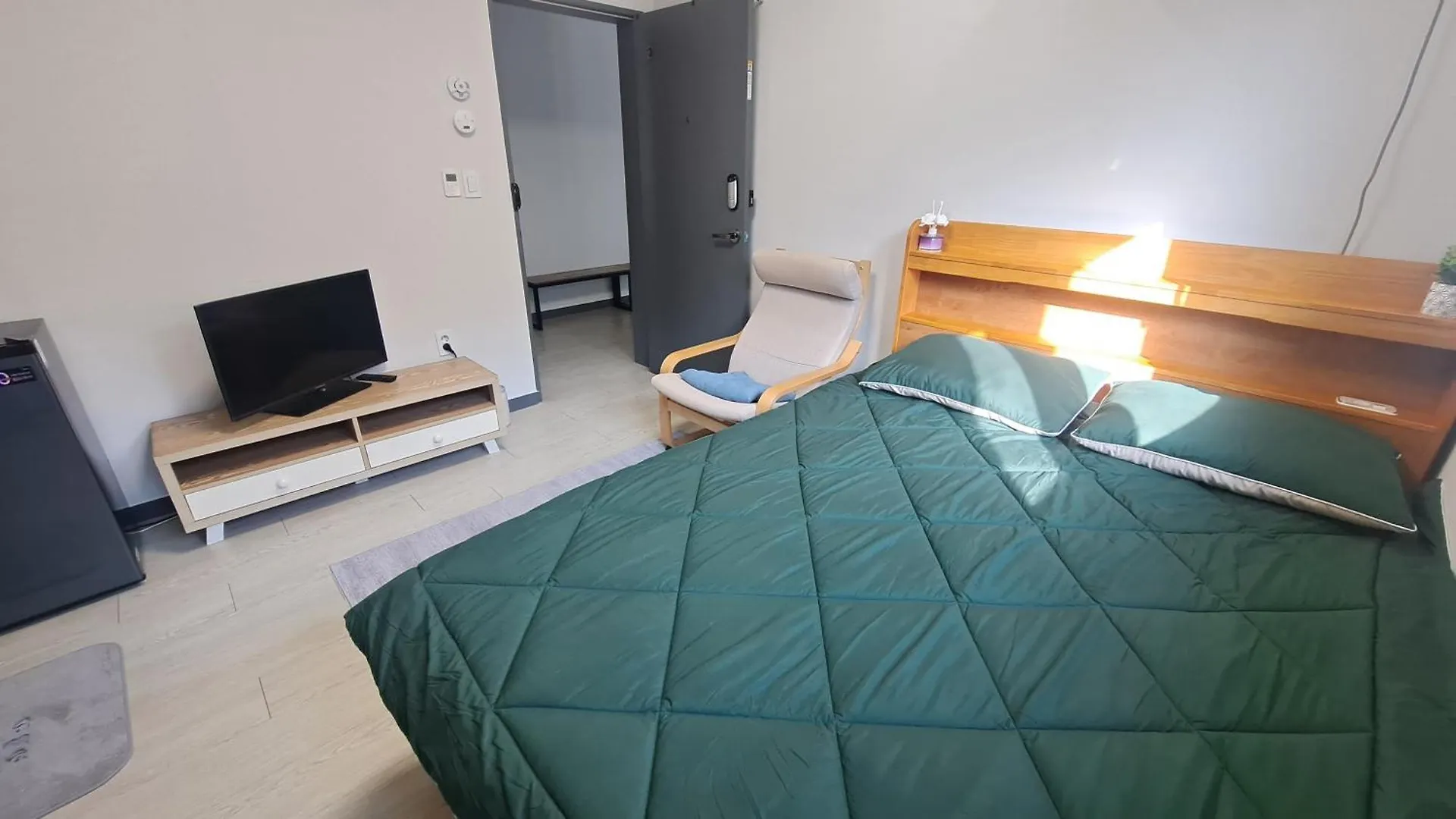 Yolo House Hotel Incheon Wisma tamu