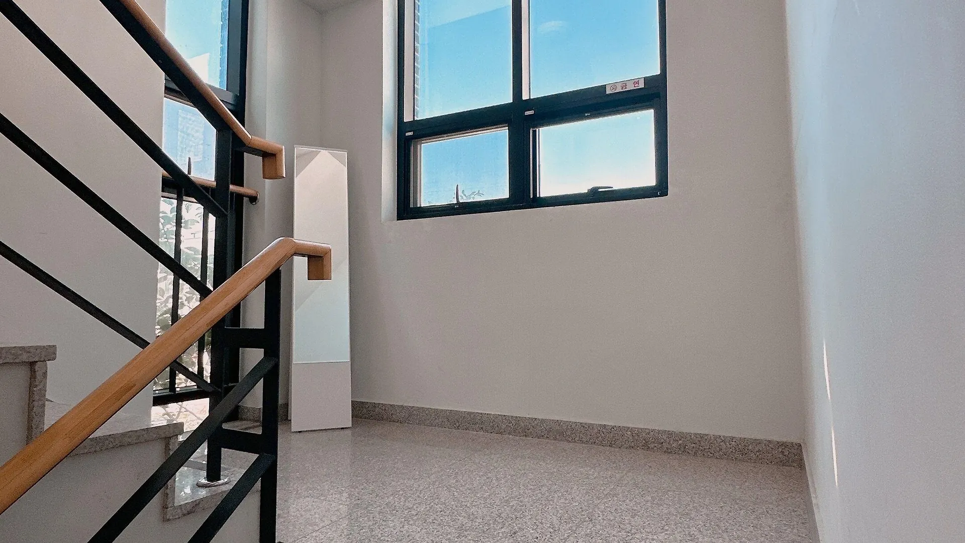 Yolo House Hotel Incheon Wisma tamu